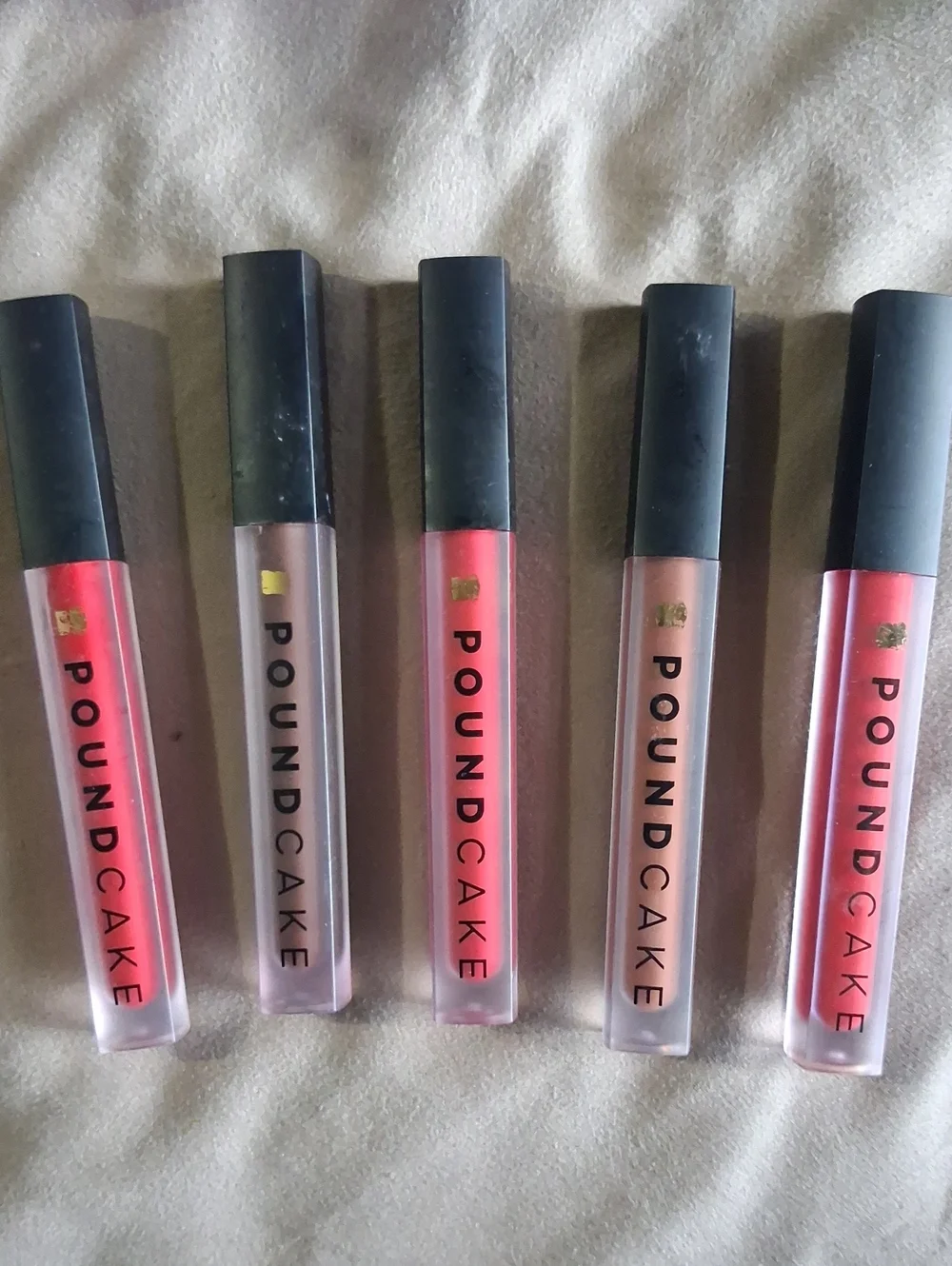 You GET 5 .Women Makeup Liquid Lipstick Set in Pink and Nude Shades